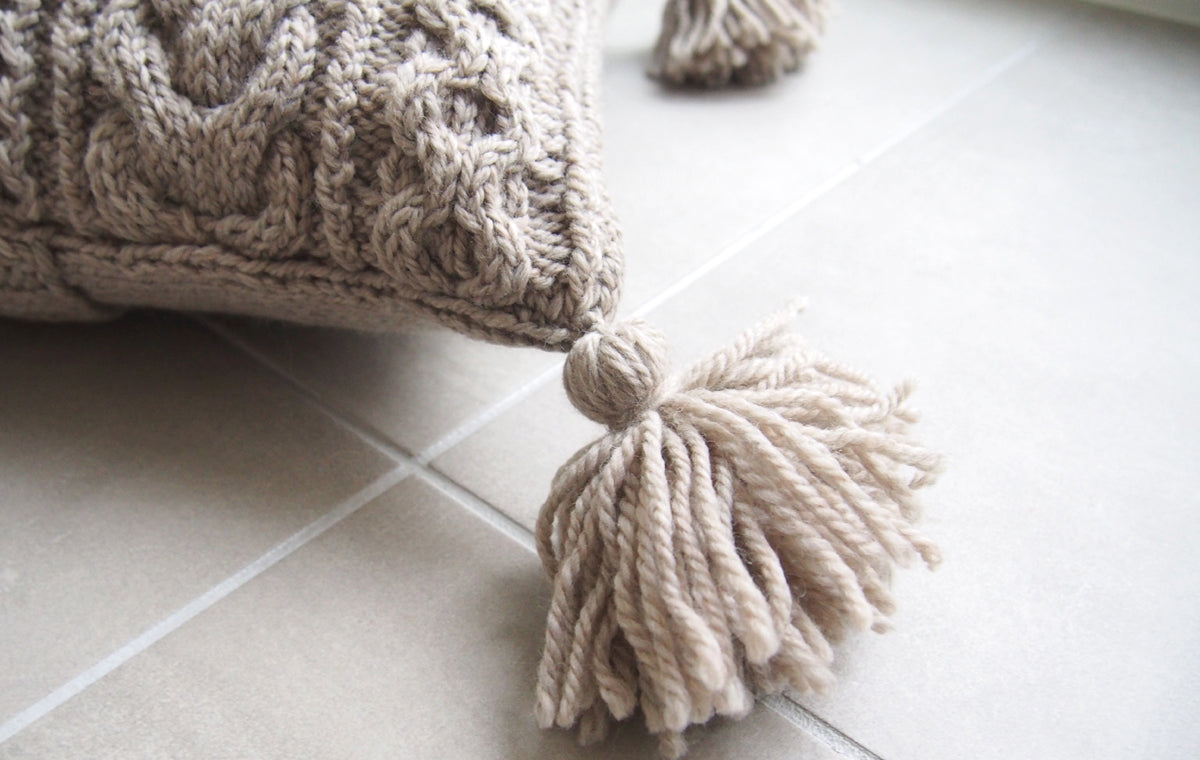 クッションカバー Needle – BEYOND THE REEF